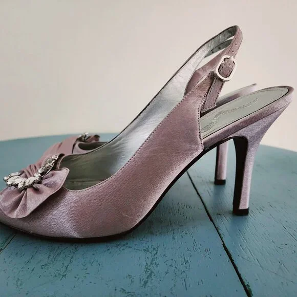 The Touch of Nina Velato Women's Silver Heels Satin W/ Gem Rhinestone Size: 7.5 - Picture 4 of 7